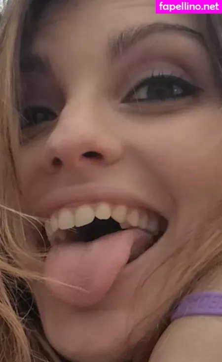 Iamcristinini OnlyFans Thumbnail #6bX42chENe