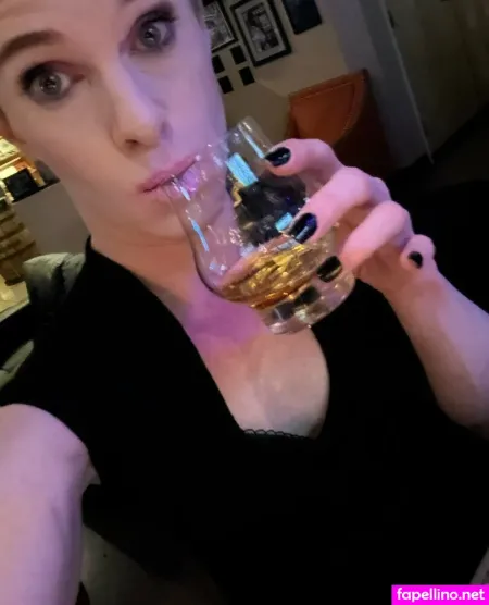 Iammissemily OnlyFans Thumbnail #d84l8vynkN
