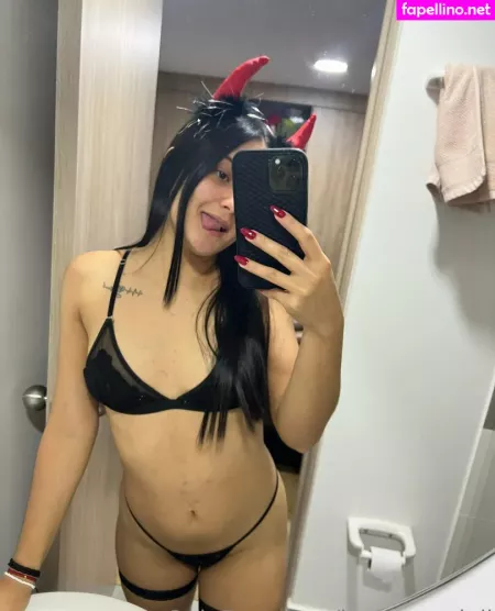 Iamqueenjaii OnlyFans Thumbnail #5xwXMdugsN