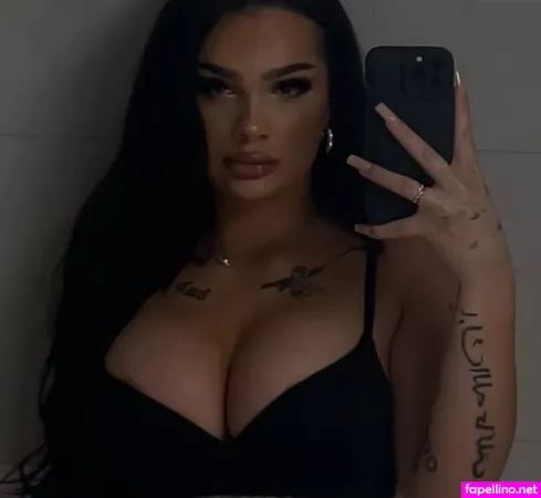 Iamsaraly OnlyFans Thumbnail #m5a37ez38a