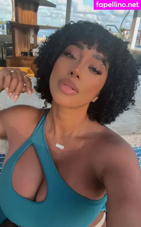 Iamsophiielikosky OnlyFans Thumbnail #1cGzMo3BVx