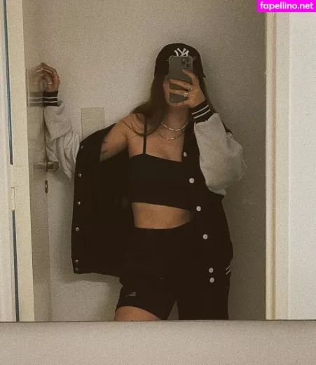 Iara Castagno OnlyFans Thumbnail #8EToT0eZgA