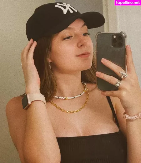 Iara Castagno OnlyFans Thumbnail #uKvO0zJ4Q8