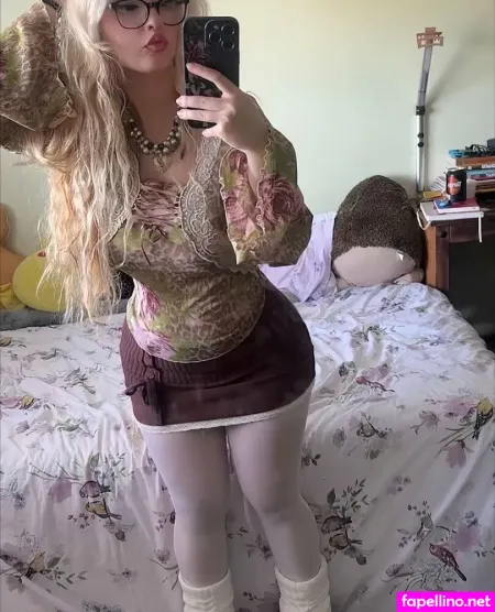 Iasmi Manole OnlyFans Thumbnail #bhWex3r1IW