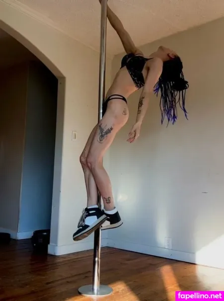 Iceytrapkitty OnlyFans Thumbnail #lukGGwSSFU