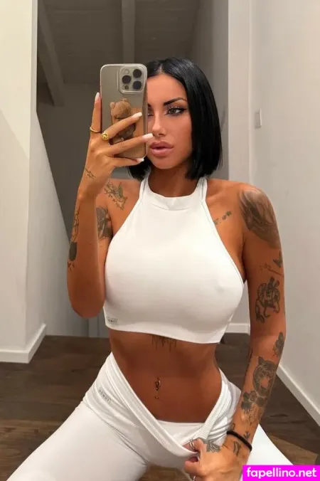 Ilaria Ambruoso OnlyFans Thumbnail #41t8b7Qx9j