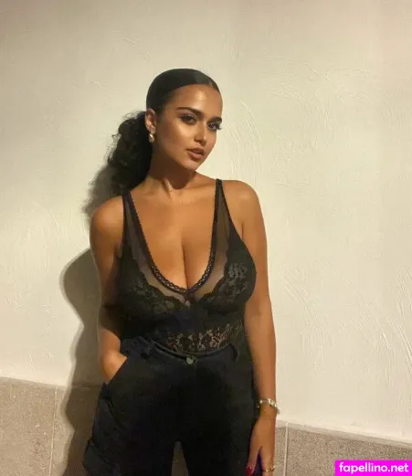 Ilenadecesare OnlyFans Thumbnail #Yqk7CVWSr3