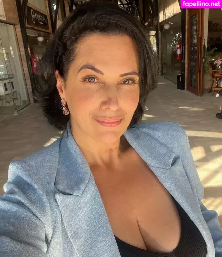 Ileuza Elias OnlyFans Thumbnail #t1NL2mEnlv