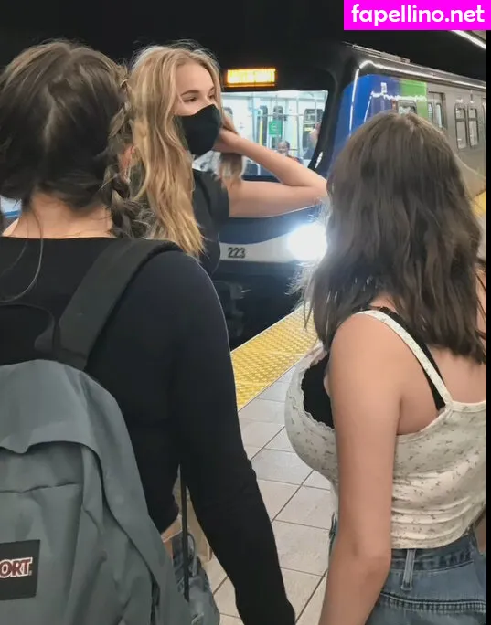 ilinamcqueen, poisonedfetish Nude Leaked OnlyFans Photo #1cFi9cF6bJ