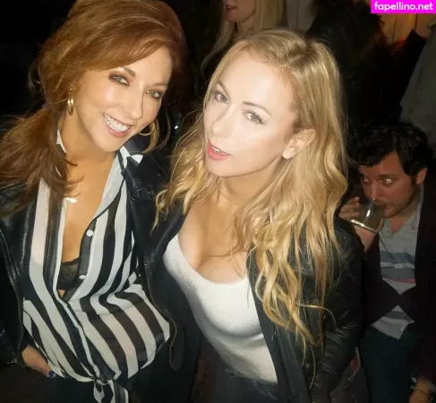 Iliza Shlesinger OnlyFans Thumbnail #6avOUYYO8z