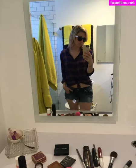 Iliza Shlesinger OnlyFans Thumbnail #AURNmuBTM1