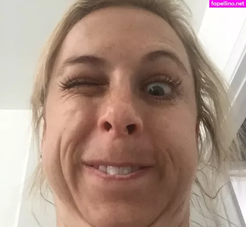 Iliza Shlesinger OnlyFans Thumbnail #DPm7qlwg46