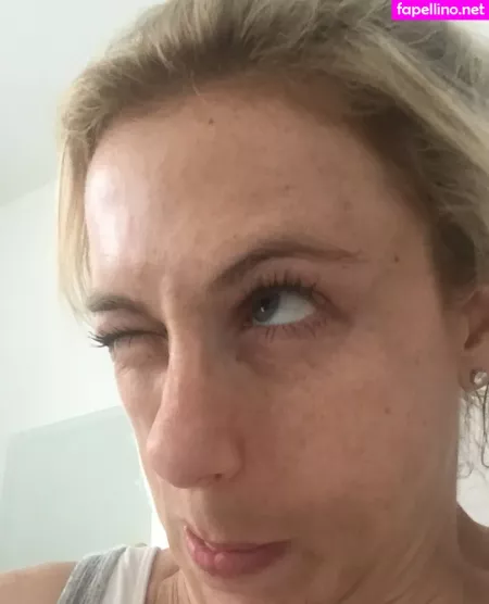 Iliza Shlesinger OnlyFans Thumbnail #UdWhNSpUJl