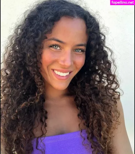 Illana Barry OnlyFans Thumbnail #3m4H7Nt7ym