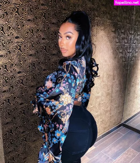 Illi Y OnlyFans Thumbnail #ZWPPHmD1dy