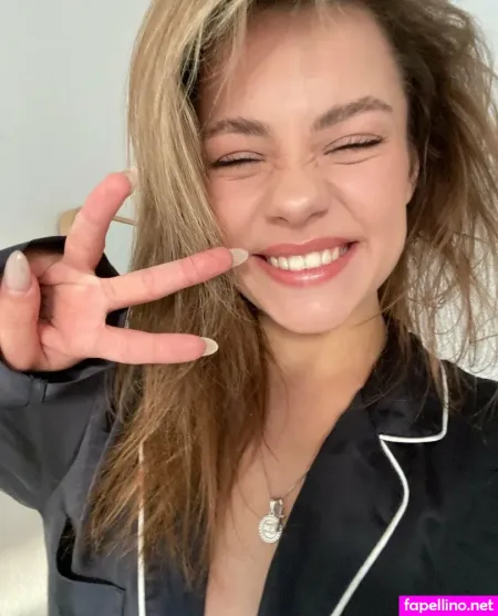 Ilona Candyy OnlyFans Thumbnail #w8YajBfUA7