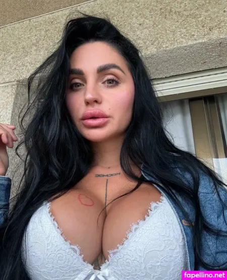 Ilona Ray OnlyFans Thumbnail #e39ggYEu7A