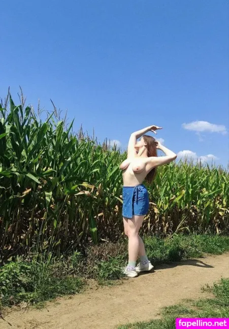 Ilonessa OnlyFans Thumbnail #f9lSJZ7Bta