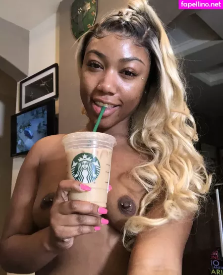 Iluvchanell OnlyFans Thumbnail #4lt5wOcOCt