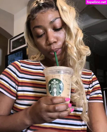 Iluvchanell OnlyFans Thumbnail #OmHjNSXw3i