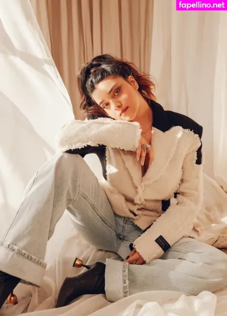 Iman Vellani OnlyFans Thumbnail #mAiHGIQMrA