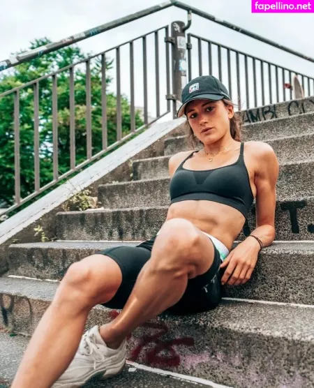 Imke Salander OnlyFans Thumbnail #SHfLSxych7