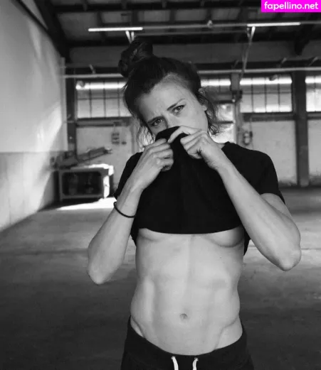 Imke Salander OnlyFans Thumbnail #nPkW4ZCI6r