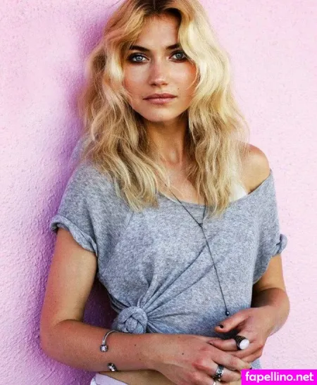 Imogen Poots OnlyFans Thumbnail #0eJk9uIiQd
