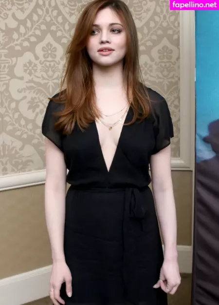 India Eisley OnlyFans Thumbnail #s8Vw8BiRd4