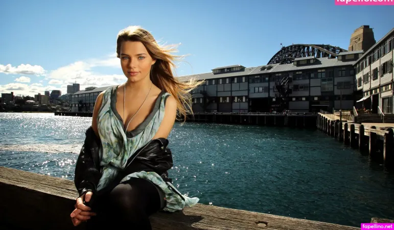 Indiana Evans OnlyFans Thumbnail #Si1XlyWjpF