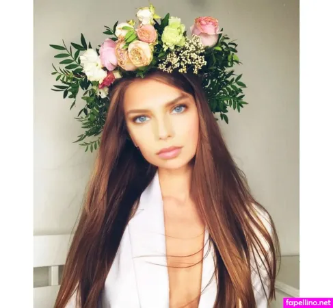 Indiana Evans OnlyFans Thumbnail #vF7Wz8AyP2