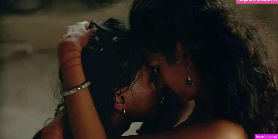 Indira Varma OnlyFans Thumbnail #49GnSXPLQh