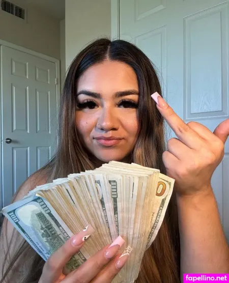 Ineeddmariah OnlyFans Thumbnail #2L65cfbNw5