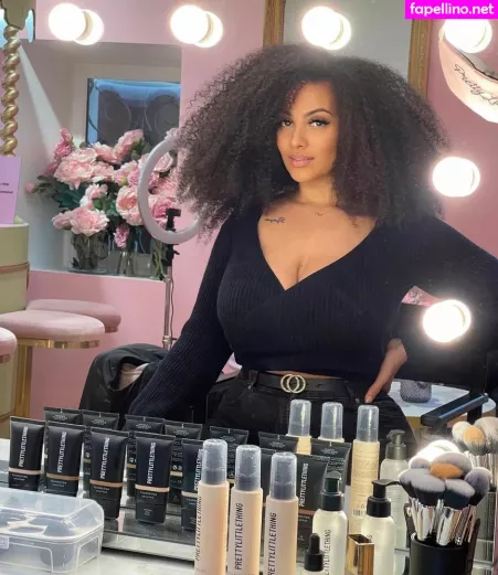 Ines Curly OnlyFans Thumbnail #PNRChTu4GP