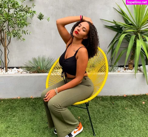 Ines Curly OnlyFans Thumbnail #RsZ3g9FSM5