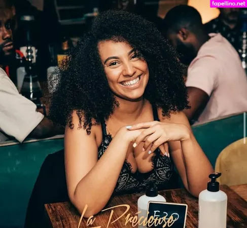 Ines Curly OnlyFans Thumbnail #uAPZGq9x81