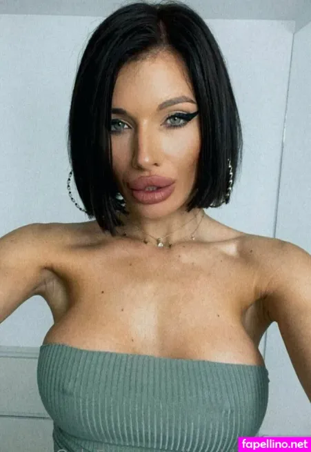 Ingrid Jelissee OnlyFans Thumbnail #j9XkGVfS2F