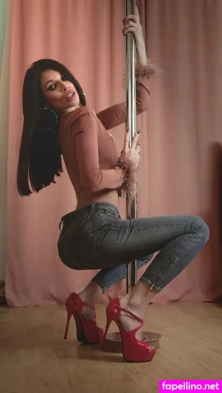 Ingrid Jelissee Main Profile Photo