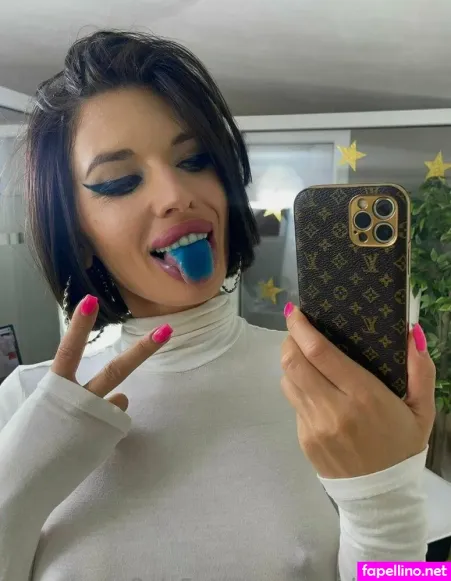 Ingrid Jelissee OnlyFans Thumbnail #xNfSfKGKtm