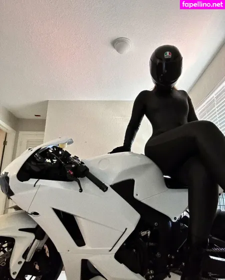 Initialelon OnlyFans Thumbnail #0uoN371Gnq