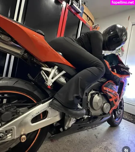 Initialelon OnlyFans Thumbnail #GC1w5PHlVP