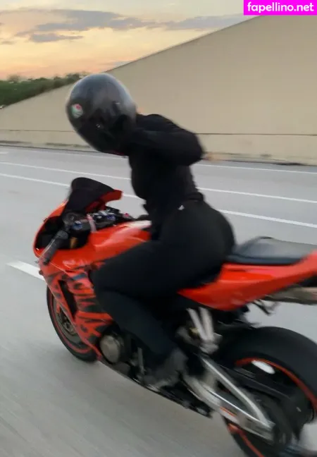 Initialelon OnlyFans Thumbnail #Lu3ssR2Ef9