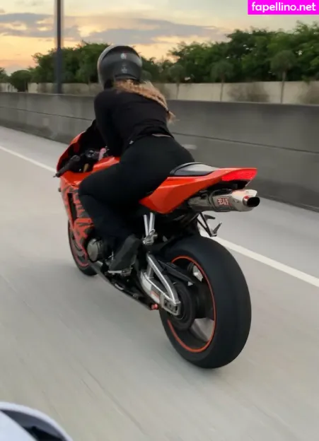 Initialelon OnlyFans Thumbnail #kBz7LYwZX4