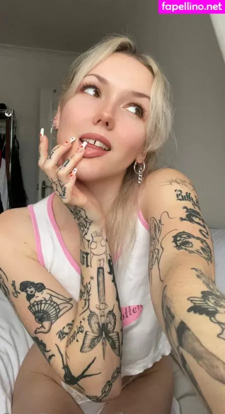 Innocent Isabel OnlyFans Thumbnail #00QDNGhuMv