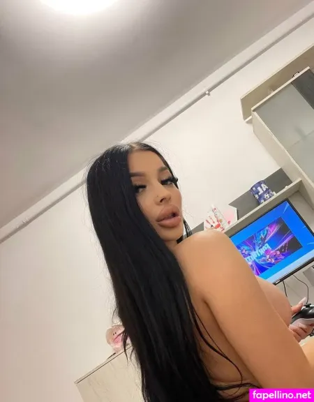Ioanagabriela2 OnlyFans Thumbnail #ErZ1Z1Wchc