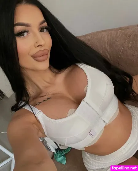 Ioanagabriela2 OnlyFans Thumbnail #UYL4q5G4S3