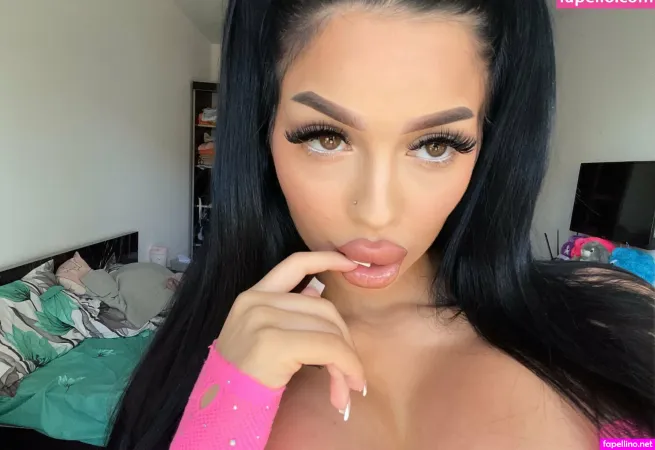 Ioanagabriela2 OnlyFans Thumbnail #WXHtiasMez