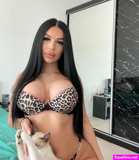 Ioanagabriela2 OnlyFans Thumbnail #m5wTGzv9Y5