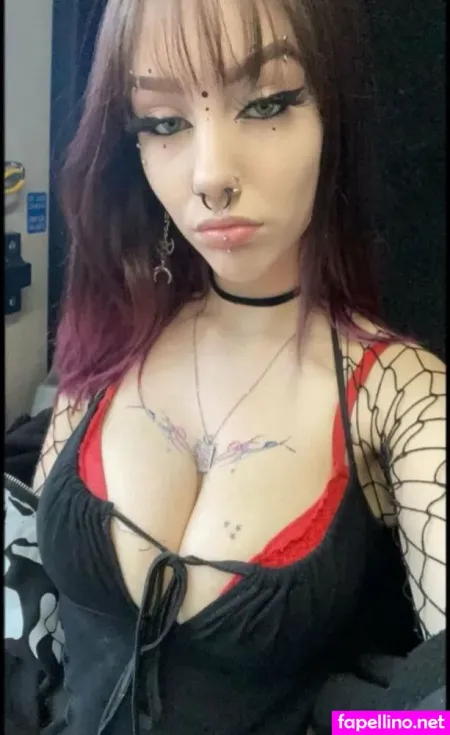 Ipukeglitter420 OnlyFans Thumbnail #865G4zy1L1