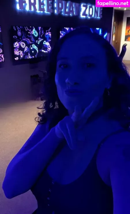 Ira Croft OnlyFans Thumbnail #MdW1ni4ZiV